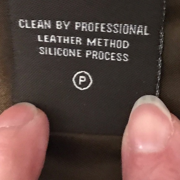 Staggered hem, bell sleeves, studded brown suede jacket CHI by Carlos Falchi - Picture 6 of 10